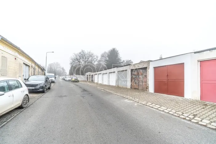 Pronájem garáže, Praha, U Řempa, 14 m2