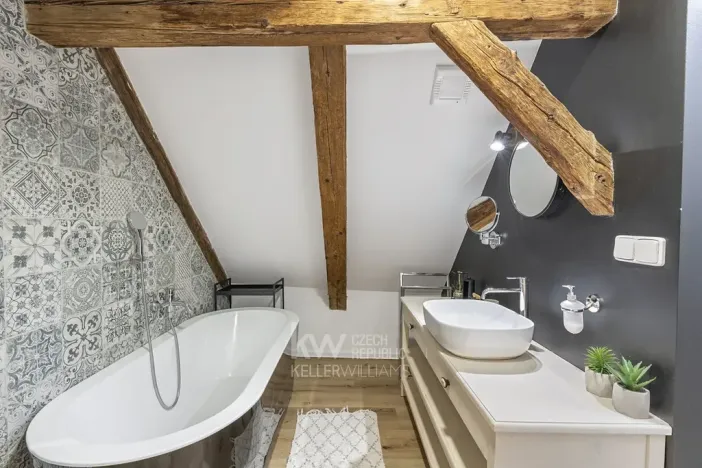 Pronájem bytu 1+kk, Praha - Nové Město, Lodecká, 75 m2