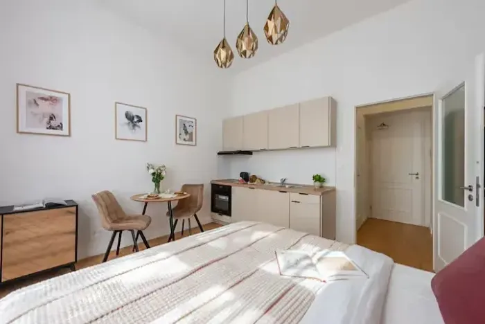 Prodej bytu 1+kk, Praha, Korunní, 24 m2
