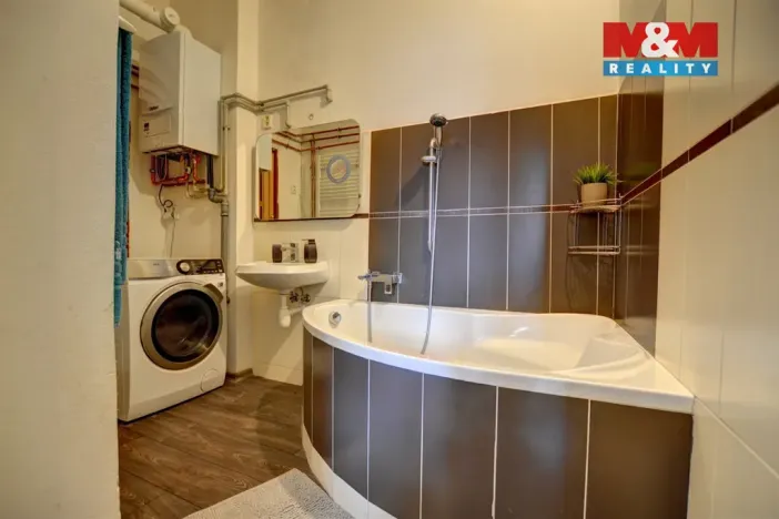 Prodej rodinného domu, Hostinné, Horská, 408 m2