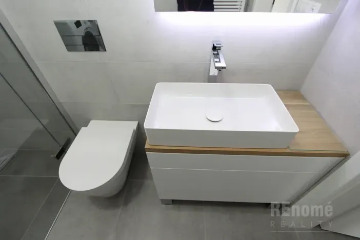 Pronájem bytu 2+kk, Praha - Karlín, U Mlýnského kanálu, 55 m2