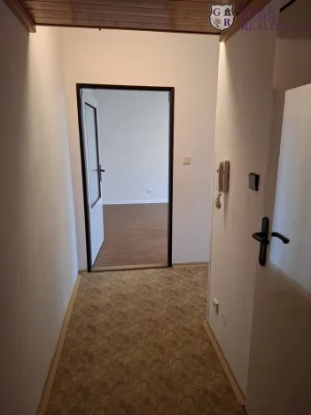 Pronájem bytu 1+1, Vysoký Chlumec, 33 m2