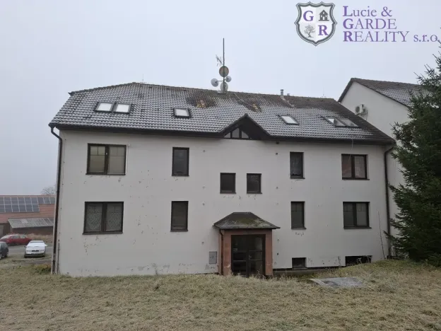 Pronájem bytu 1+1, Vysoký Chlumec, 33 m2