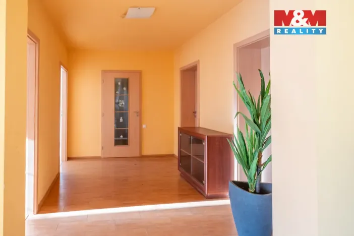 Prodej rodinného domu, Mokrovraty, 375 m2