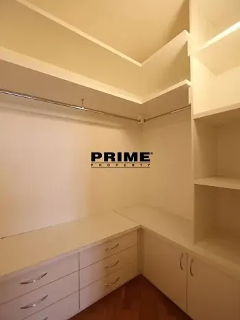 Pronájem bytu 3+1, Praha - Nové Město, Odborů, 104 m2