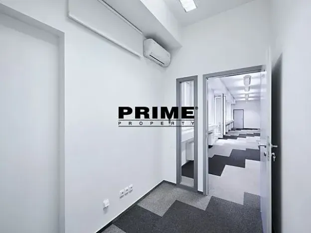 Pronájem kanceláře, Praha - Nové Město, Soukenická, 401 m2