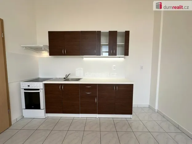 Pronájem bytu 2+kk, Zruč nad Sázavou, náměstí Míru, 35 m2