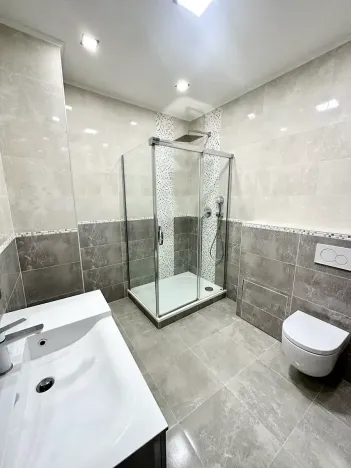 Prodej bytu 4+1, Karlovy Vary, Vřídelní, 160 m2