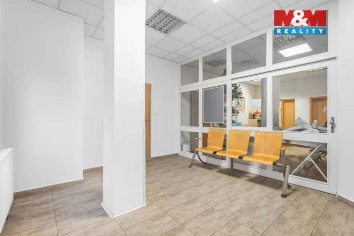 Pronájem komerční nemovitosti, Ústí nad Labem - Severní Terasa, Šrámkova, 33 m2