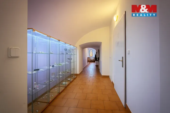 Pronájem restaurace, Jílové u Prahy, Masarykovo náměstí, 68 m2