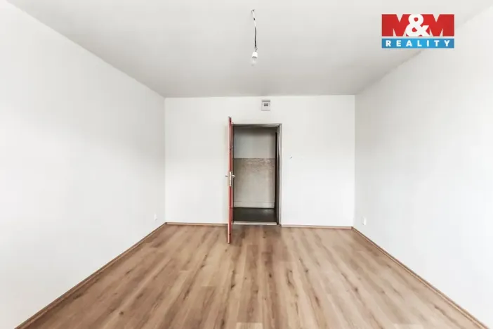 Prodej bytu 1+kk, Karlovy Vary - Rybáře, Majakovského, 24 m2