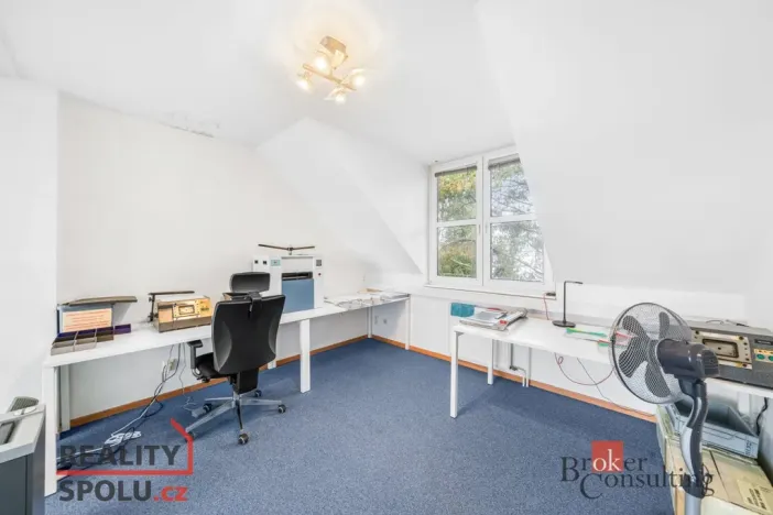 Pronájem rodinného domu, Průhonice, U Křížku, 447 m2