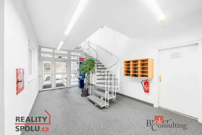 Pronájem rodinného domu, Průhonice, U Křížku, 447 m2