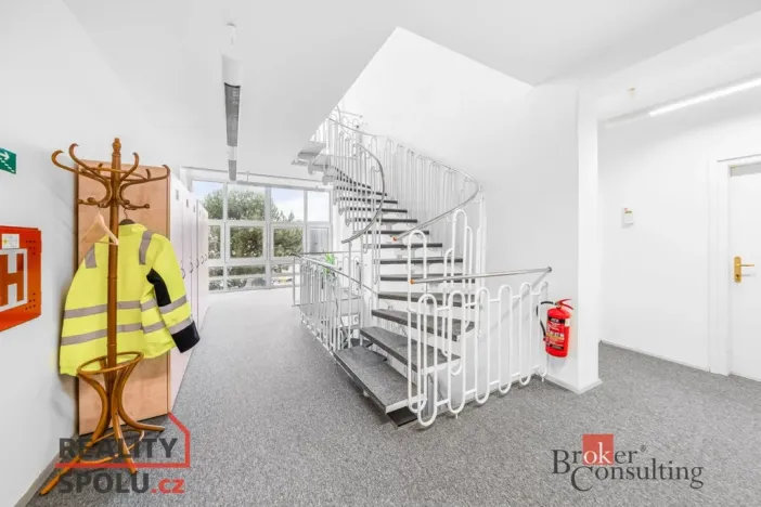 Pronájem rodinného domu, Průhonice, U Křížku, 447 m2