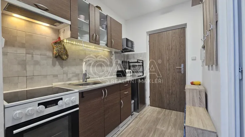 Pronájem bytu 1+1, Svoboda nad Úpou, Rýchorské sídliště, 32 m2