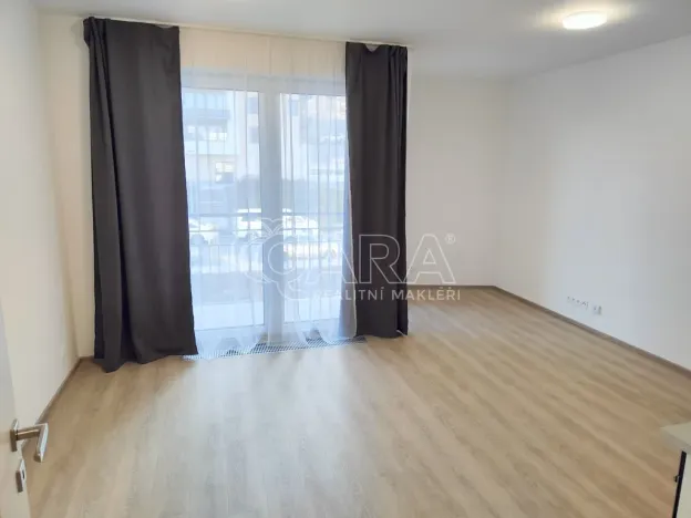Pronájem bytu 1+kk, Praha - Záběhlice, Klapálkova, 32 m2