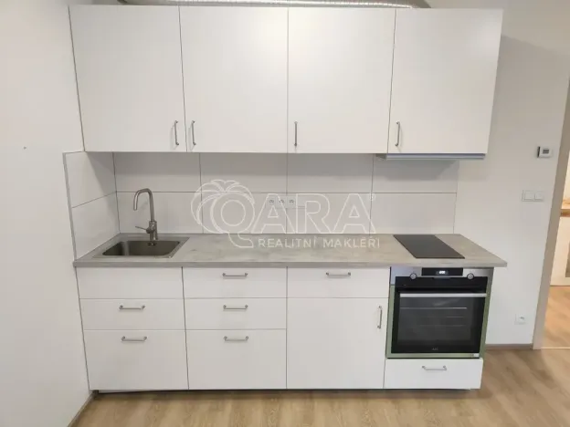Pronájem bytu 1+kk, Praha - Záběhlice, Klapálkova, 32 m2