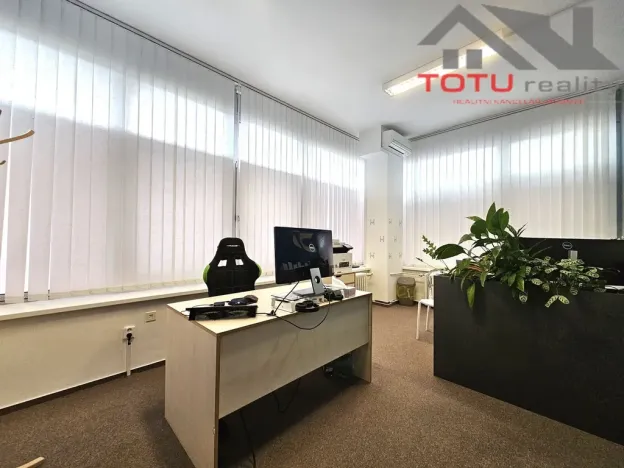Pronájem obchodního prostoru, Chrudim, Palackého třída, 155 m2