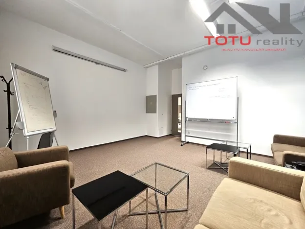 Pronájem obchodního prostoru, Chrudim, Palackého třída, 155 m2