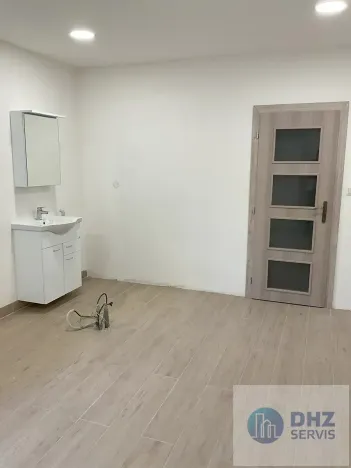 Pronájem komerční nemovitosti, Hořátev, 22 m2