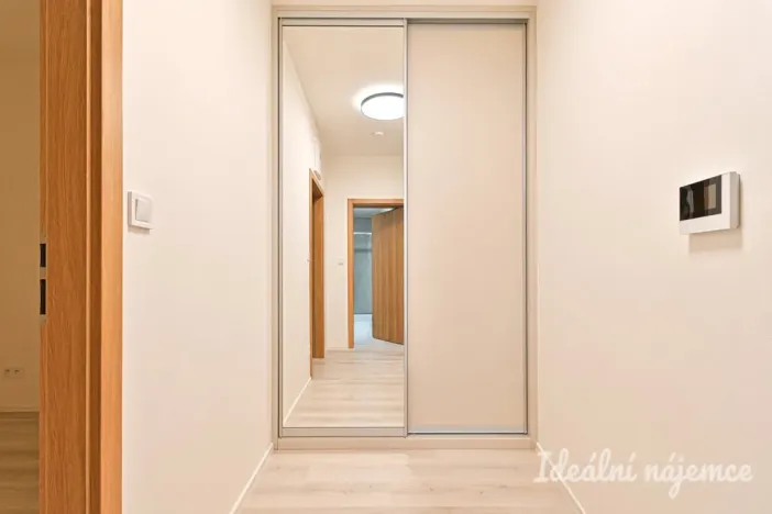 Pronájem bytu 1+kk, Brno, Dornych, 37 m2