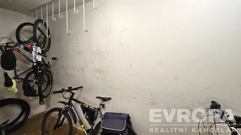 Prodej bytu 1+kk, Pardubice - Ohrazenice, Trnovská, 34 m2