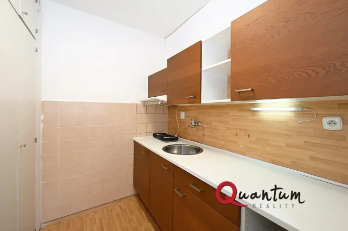 Prodej bytu 1+kk, Praha - Prosek, Lovosická, 34 m2