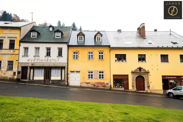 Prodej rodinného domu, Jáchymov, náměstí Republiky, 220 m2