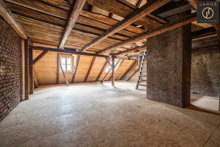 Prodej rodinného domu, Jáchymov, náměstí Republiky, 220 m2