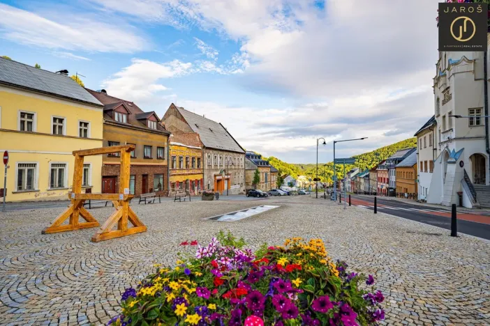 Prodej rodinného domu, Jáchymov, náměstí Republiky, 220 m2