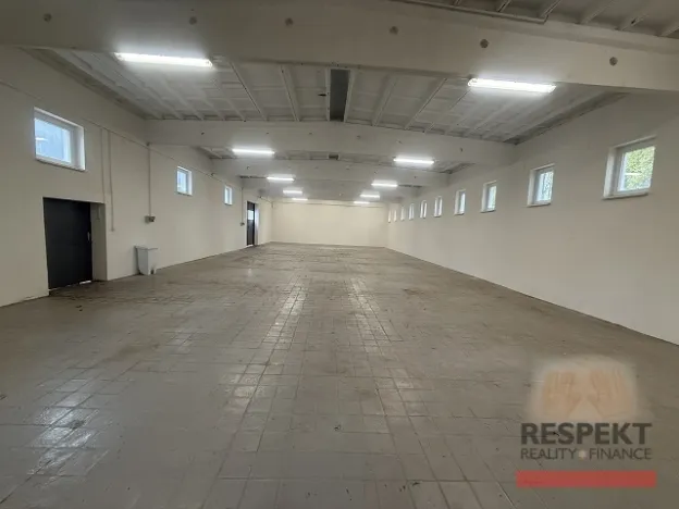 Pronájem skladu, Kladno, 330 m2