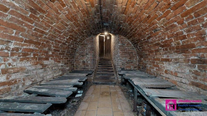 Prodej vinného sklepa, Týnec, 34 m2