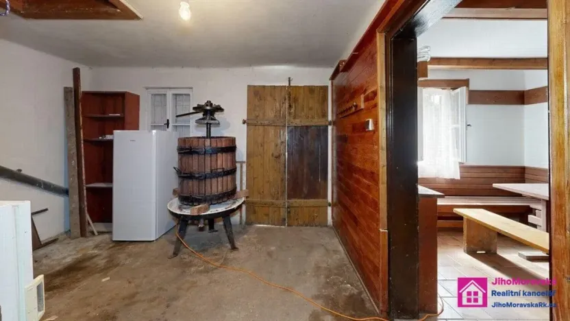Prodej vinného sklepa, Týnec, 34 m2
