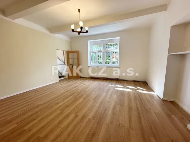 Pronájem bytu 1+kk, Praha - Libeň, Na Truhlářce, 38 m2