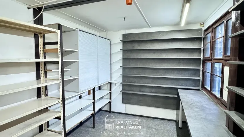 Pronájem obchodního prostoru, Kopřivnice, Obránců míru, 26 m2