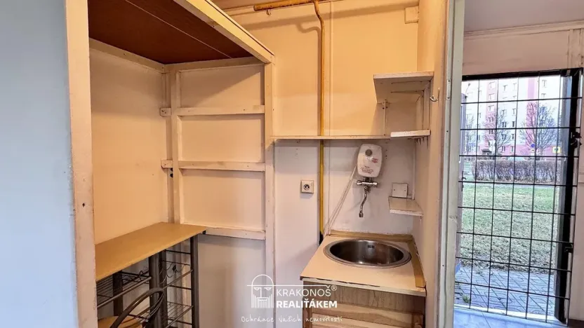 Pronájem obchodního prostoru, Kopřivnice, Obránců míru, 26 m2