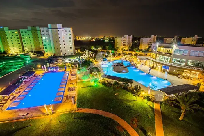 Prodej bytu 3+1, Trikomo, Kypr, 120 m2