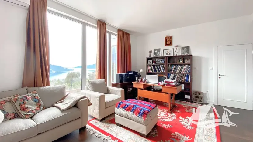 Prodej vily, Kumbor, Černá Hora, 320 m2