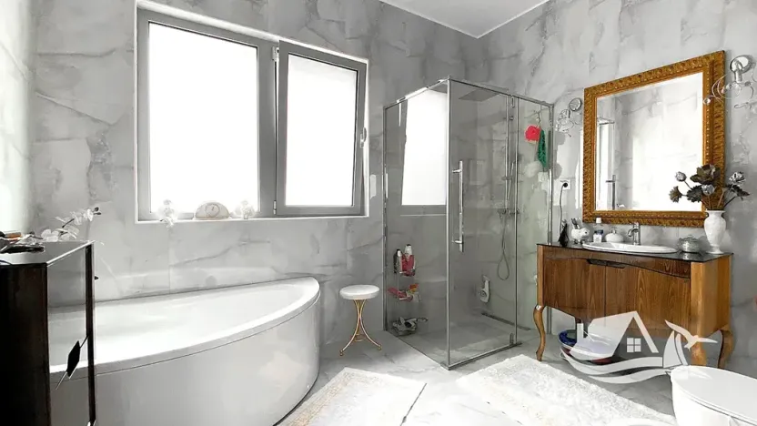 Prodej vily, Kumbor, Černá Hora, 320 m2