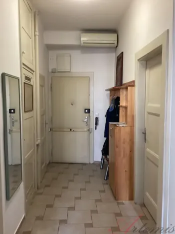 Prodej bytu 3+1, Praha - Nové Město, Ve Smečkách, 75 m2