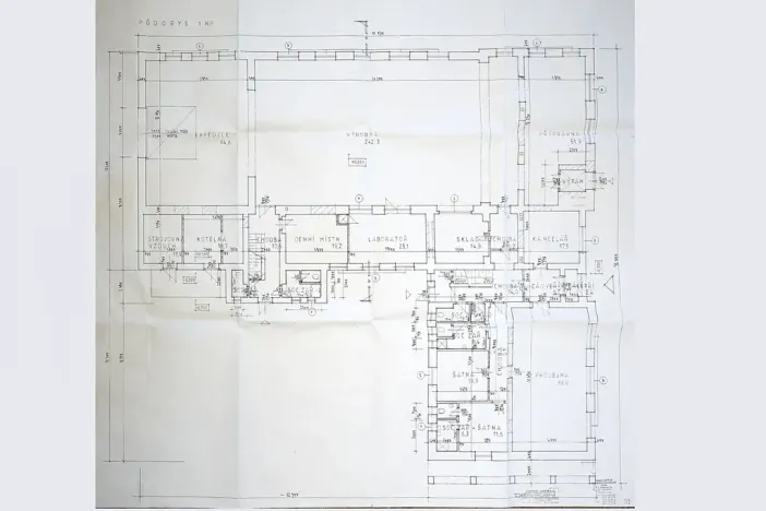 Prodej obchodního prostoru, Kladno, Vrapická, 1614 m2
