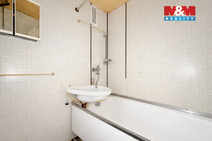 Prodej bytu 4+1, Záchlumí, 74 m2