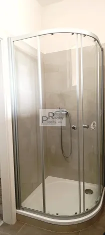 Prodej atypického bytu, Hevlín, 338 m2