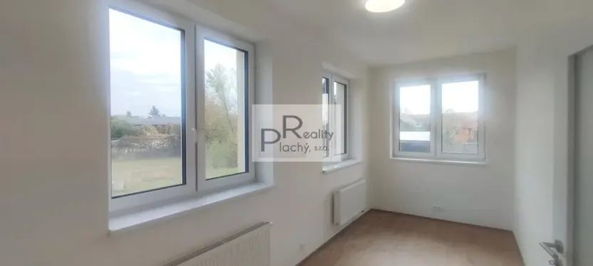 Prodej bytu 2+kk, Hevlín, 67 m2