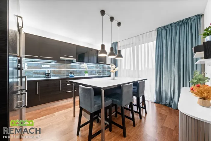 Prodej rodinného domu, Ostrožská Nová Ves, V uličce, 244 m2