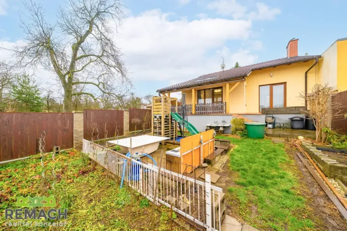 Prodej rodinného domu, Ostrožská Nová Ves, V uličce, 244 m2