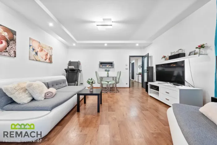 Prodej rodinného domu, Ostrožská Nová Ves, V uličce, 244 m2