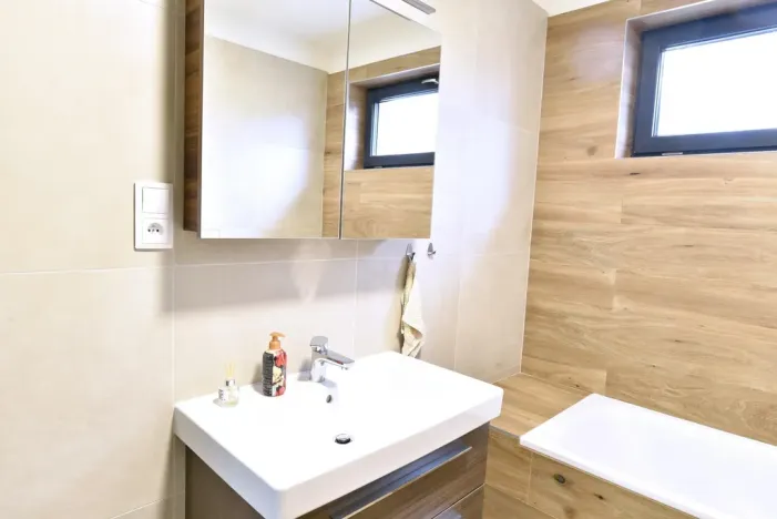 Pronájem bytu 3+kk, Praha - Petrovice, Dieselova, 80 m2