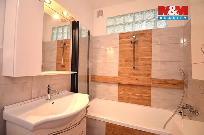 Prodej bytu 3+1, Žulová, Na Rybníčku, 76 m2