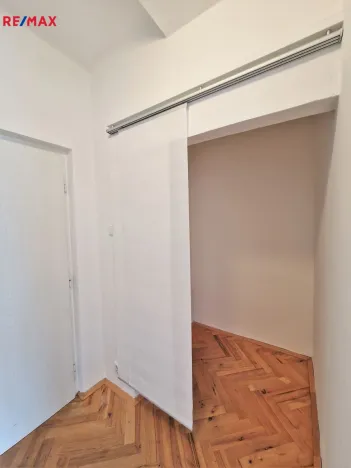 Pronájem bytu 1+1, Praha - Podolí, Na Klaudiánce, 41 m2